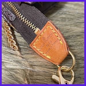 Louis Vuitton AUTHENTIC crossbody! Reposh